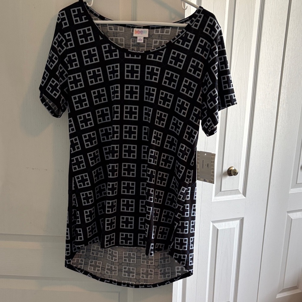 LuLaRoe Classic T Black and White Geometric Short Sleeve Top